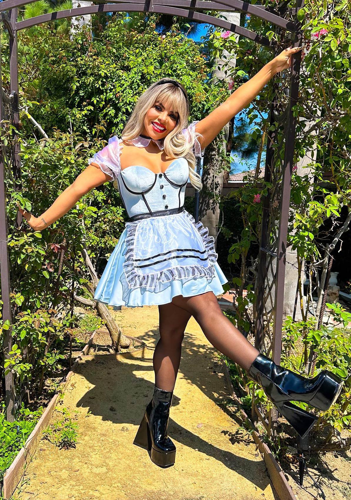 Looking Glass Girl Costume Set - Image 8