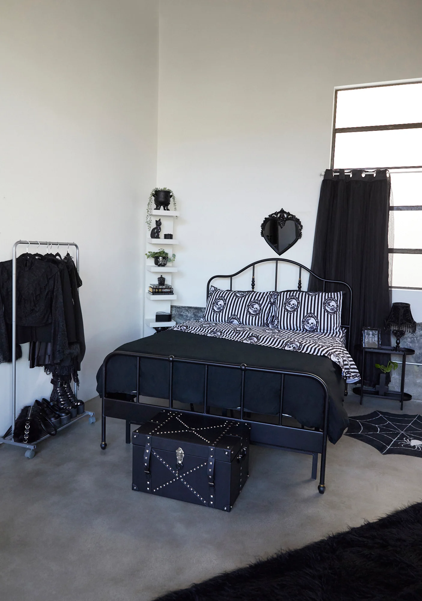 Pretty Portrait Sheet Set - Image 4